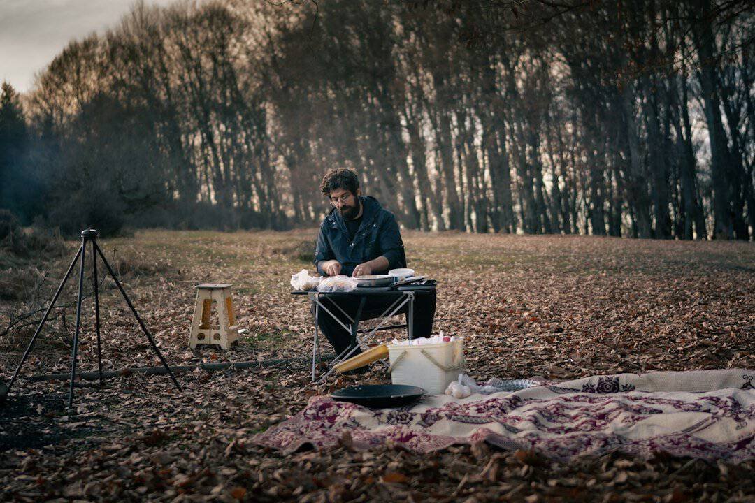 Outdoor camping setting representing gift ideas for dads who enjoy the outdoors